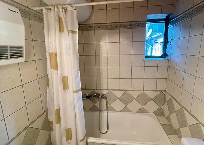 Petra Maisonettes Kariá